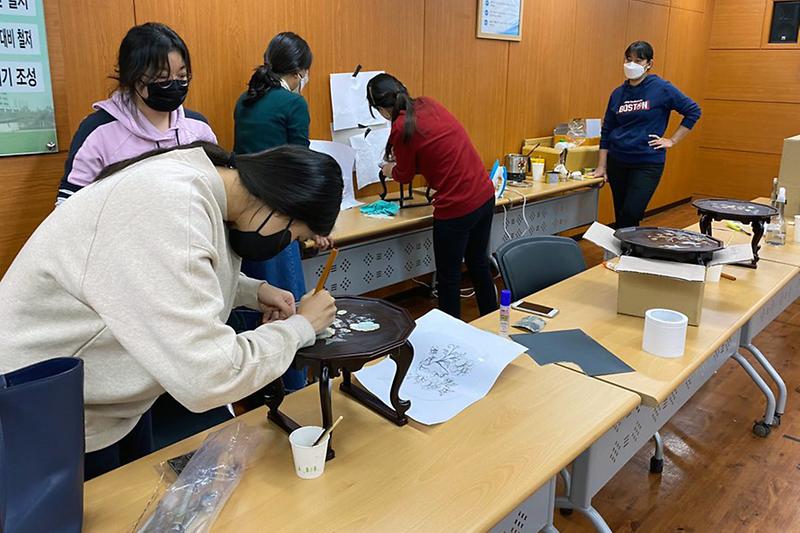 전통공예,_나전칠기_소반_만들기_(2).jpg 이미지