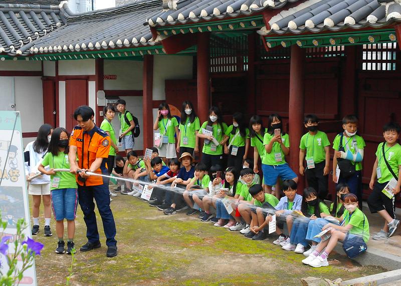 2023 향교활용사업 <송윤과 장사굴 삼총사: 위패를 구하라> 사진