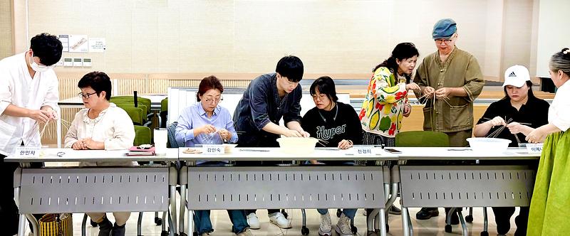 2024_문화대학_전통공예강좌_완초장과_함께_3.jpg 이미지