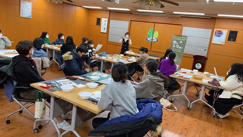 2021 문화예술교육 <빛을 조각하다(스테인글라스로 만드는 크리스마스 유리돔 조명)> 사진
